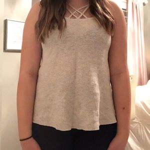 White knitted tank top